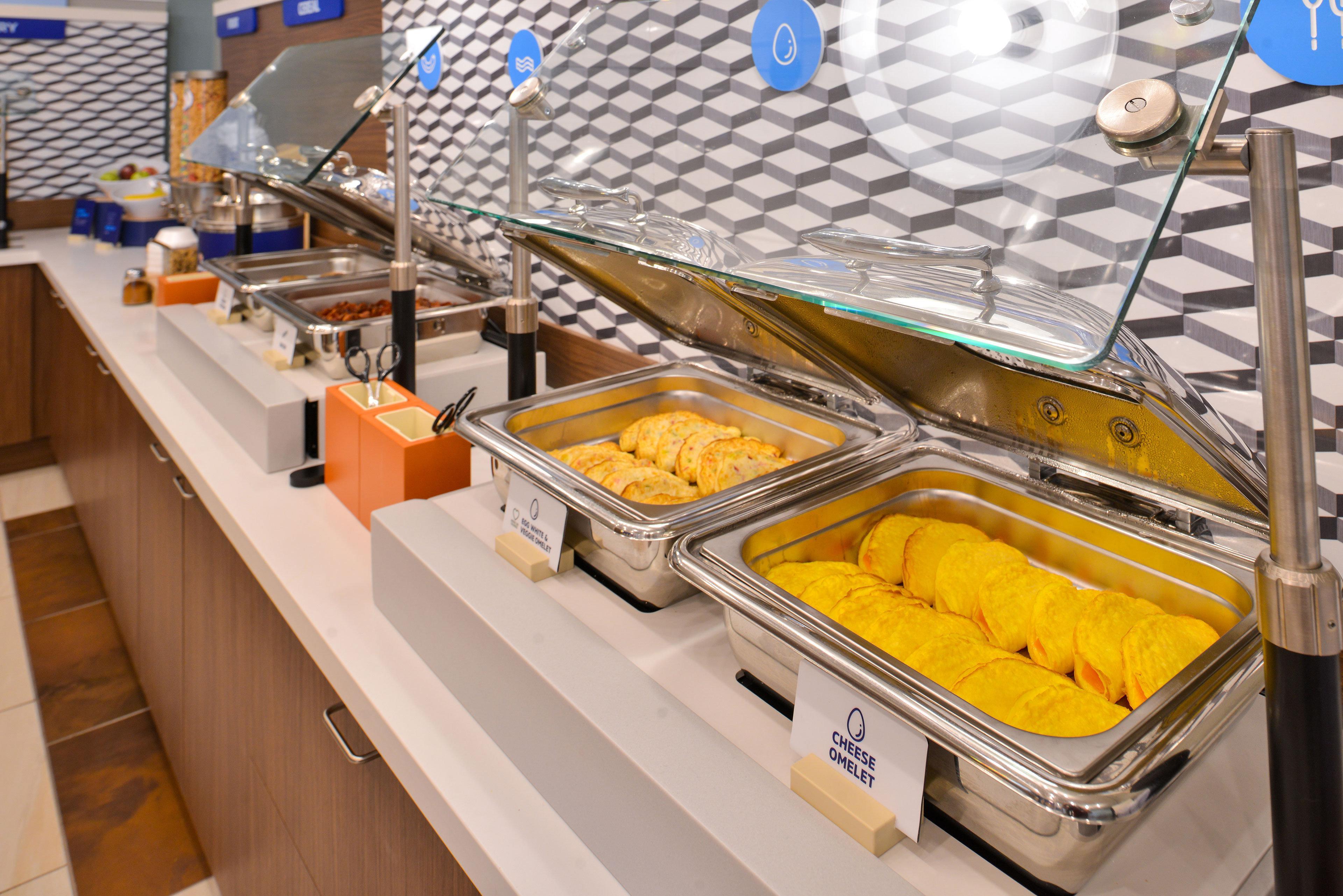 Holiday Inn Express Hotel & Suites Bloomington-Normal University Area By Ihg Bagian luar foto