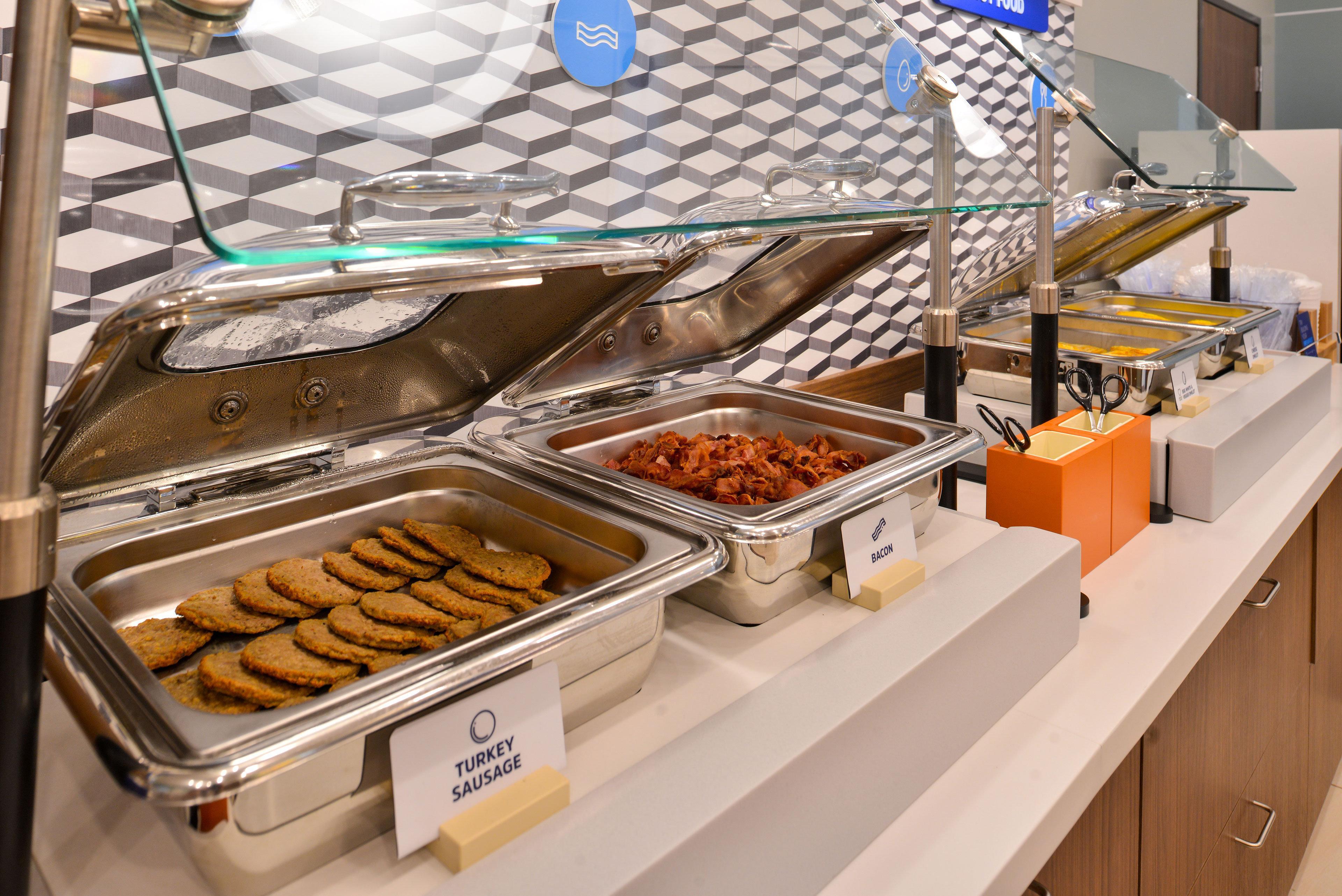 Holiday Inn Express Hotel & Suites Bloomington-Normal University Area By Ihg Bagian luar foto