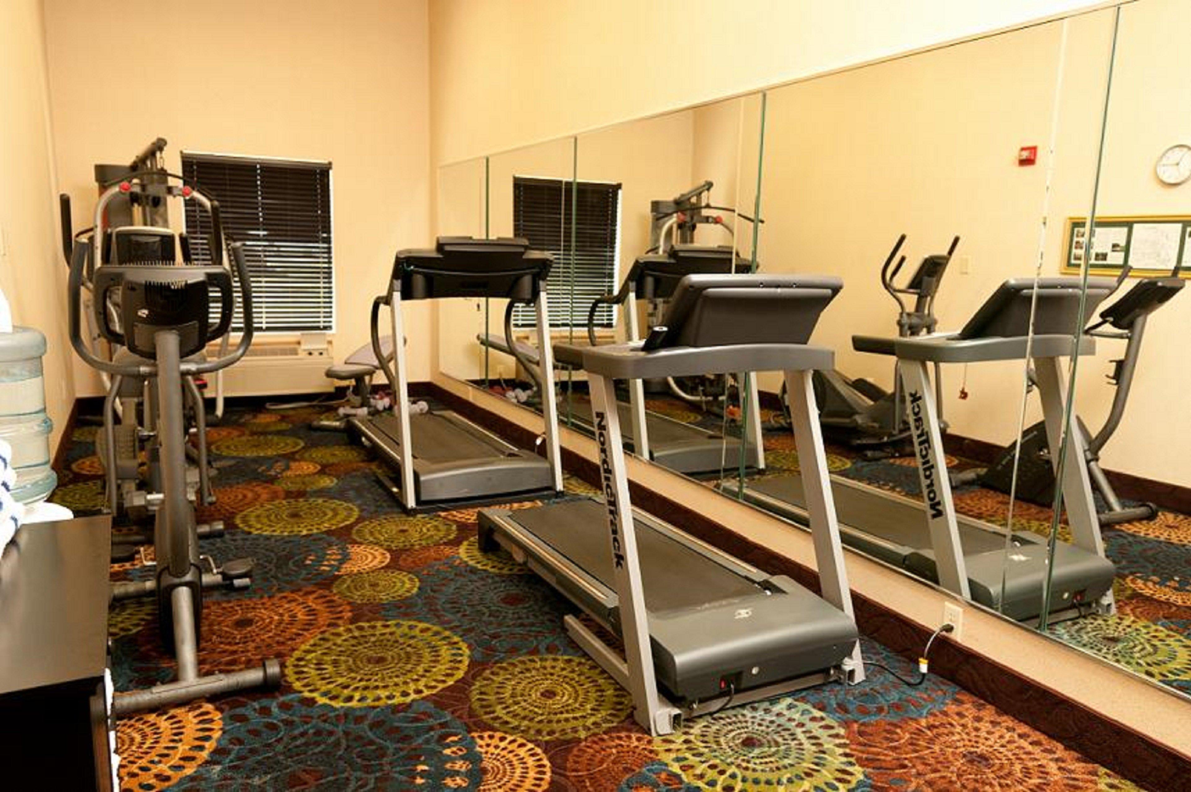 Holiday Inn Express Hotel & Suites Bloomington-Normal University Area By Ihg Bagian luar foto