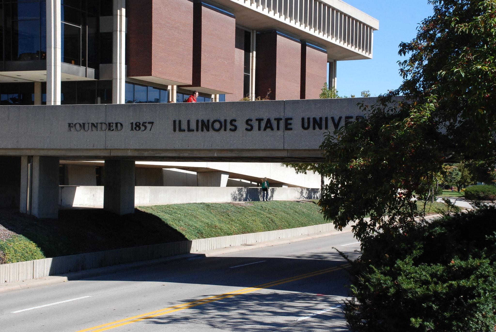 Holiday Inn Express Hotel & Suites Bloomington-Normal University Area By Ihg Bagian luar foto